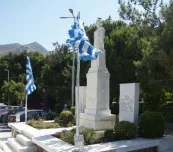 Monument commémoratif de guerre à Neapoli