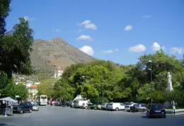 Photo of Neapoli Square with a link to the page