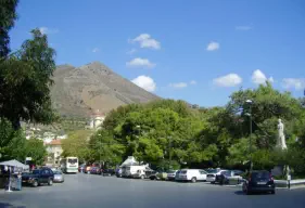 Photo of Neapoli Square with a link to the page