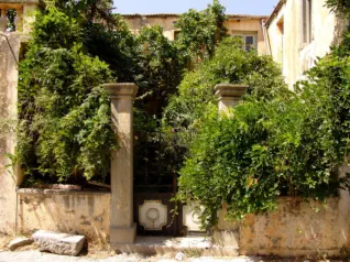 Old House Neapoli